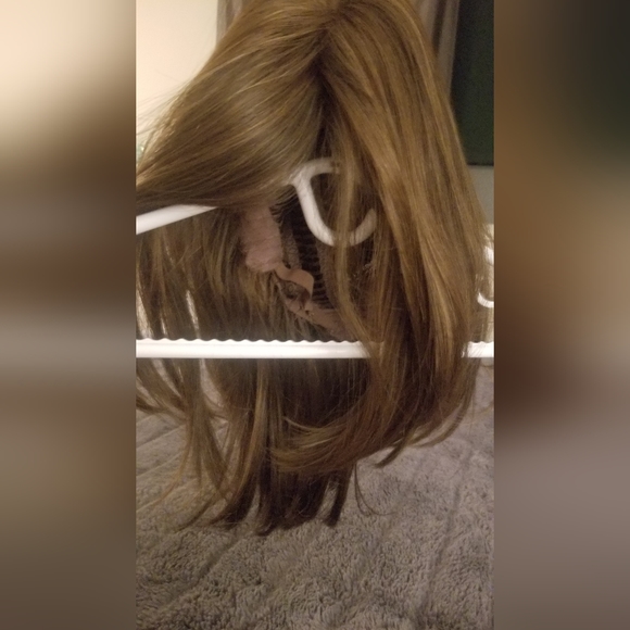 Wig - Picture 3 of 3